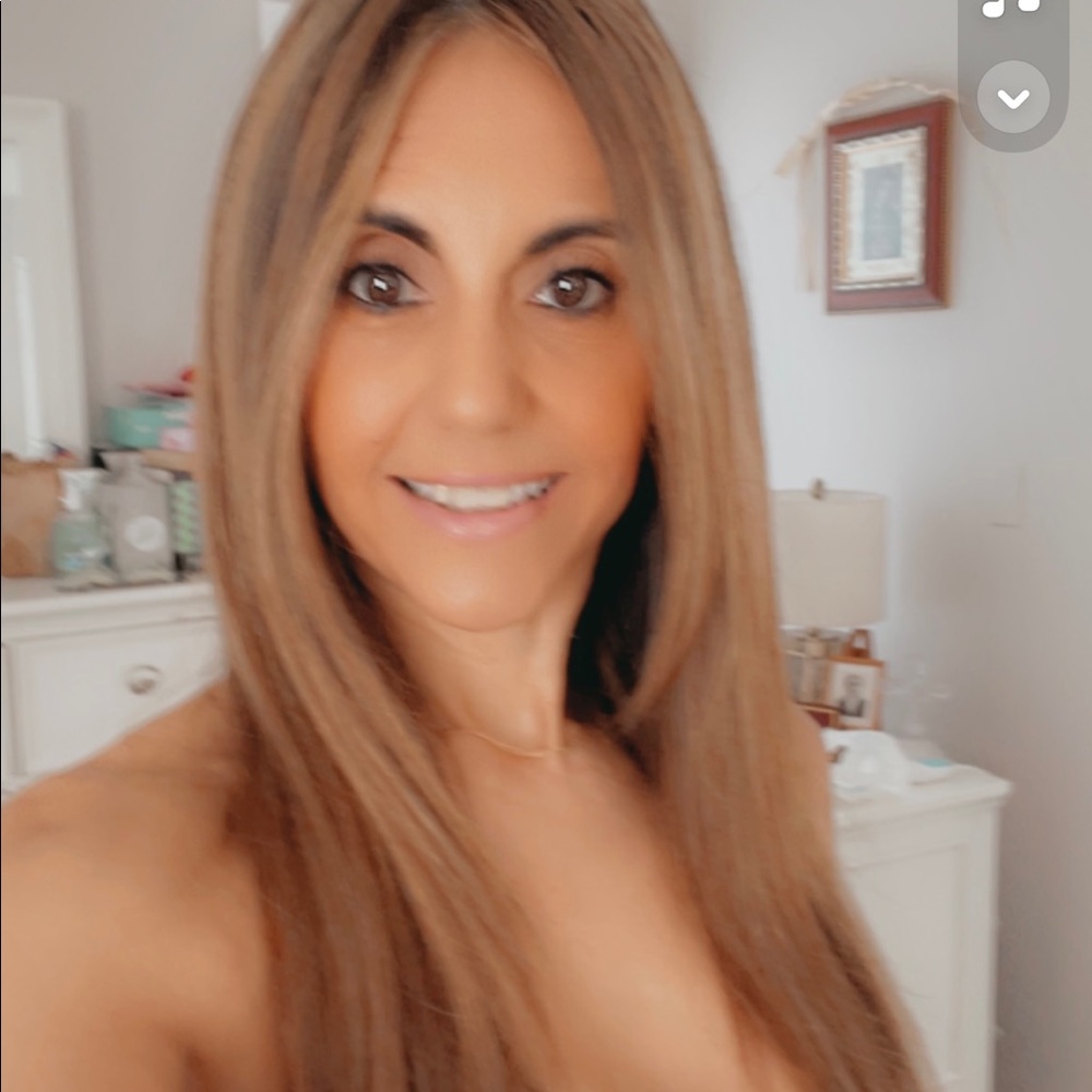Meet your Posher, Maria elena